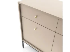 Aparador de 4 puertas con patas de metal dorado 104x125 cm