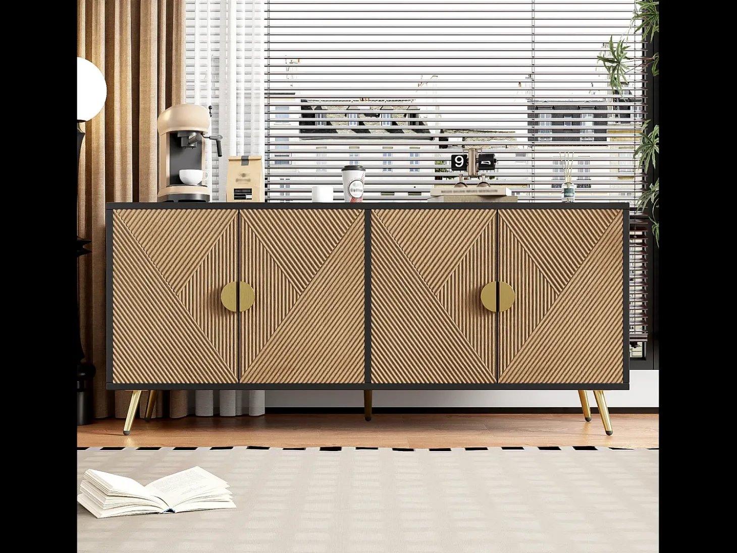 Aparador de salón con 4 puertas, tiradores dorados cepillados y patas de mesa brillantes, color negro.