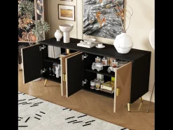 Aparador de salón con 4 puertas, tiradores dorados cepillados y patas de mesa brillantes, color negro.