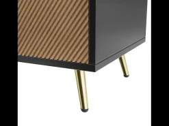 Aparador de salón con 4 puertas, tiradores dorados cepillados y patas de mesa brillantes, color negro.