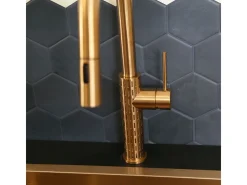 Architek mezclador de fregadero con rociador extraíble cobre cepillado Essebagno