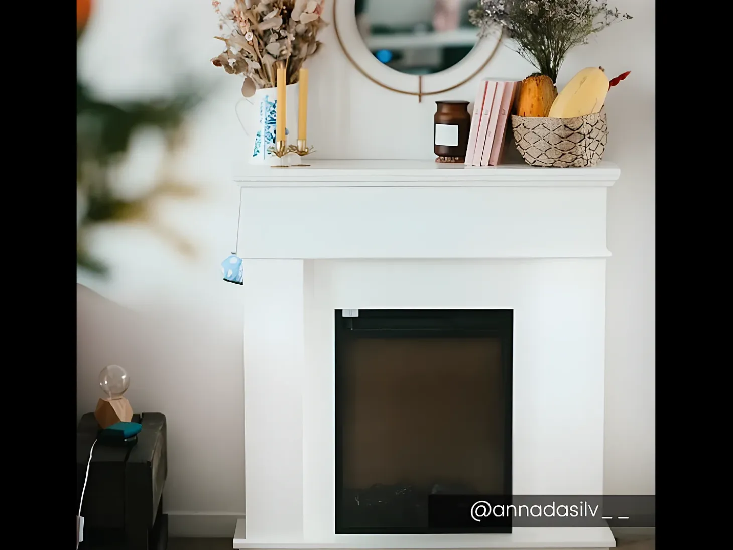 Chimenea eléctrica con marco VESUVIA – Color Blanco