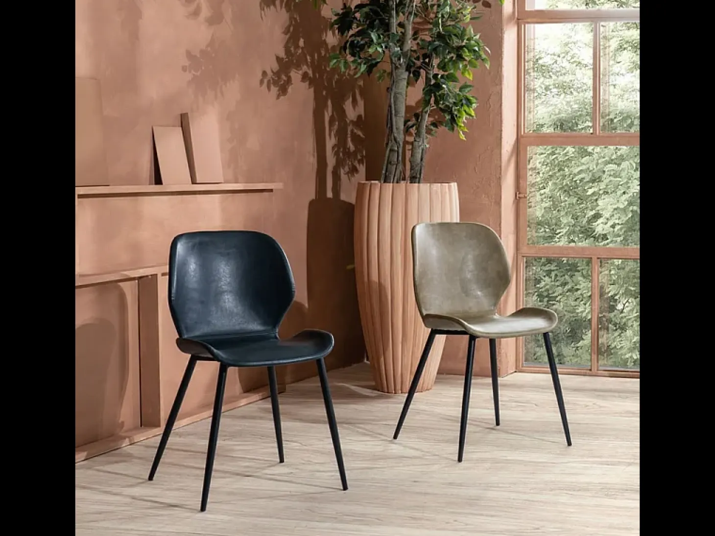 Conjunto de 4 elegantes sillas en ecopiel verde petróleo "Liam" tacto suave vintage cm 45x55 83h