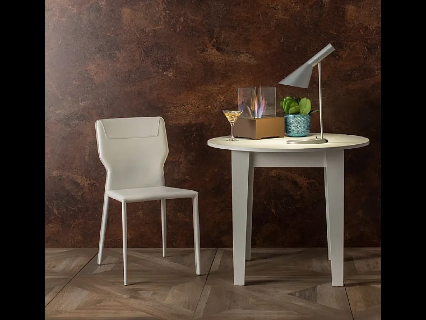 Conjunto de 2 sillas modernas "Quito" de piel sintética blanca con patas de metal cm 44x56 86,5h