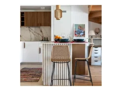 Conjunto taburetes de bar BALI de metal de 65 cm con asiento de ratán