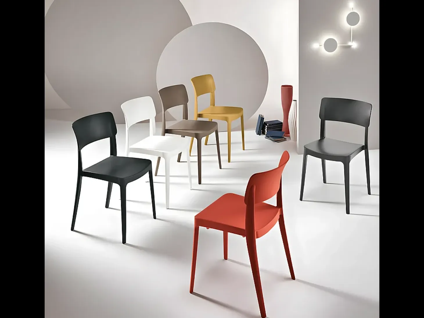 Juego de 4 sillas apilables blancas "Maribela" en polipropileno cm 50x51 81h