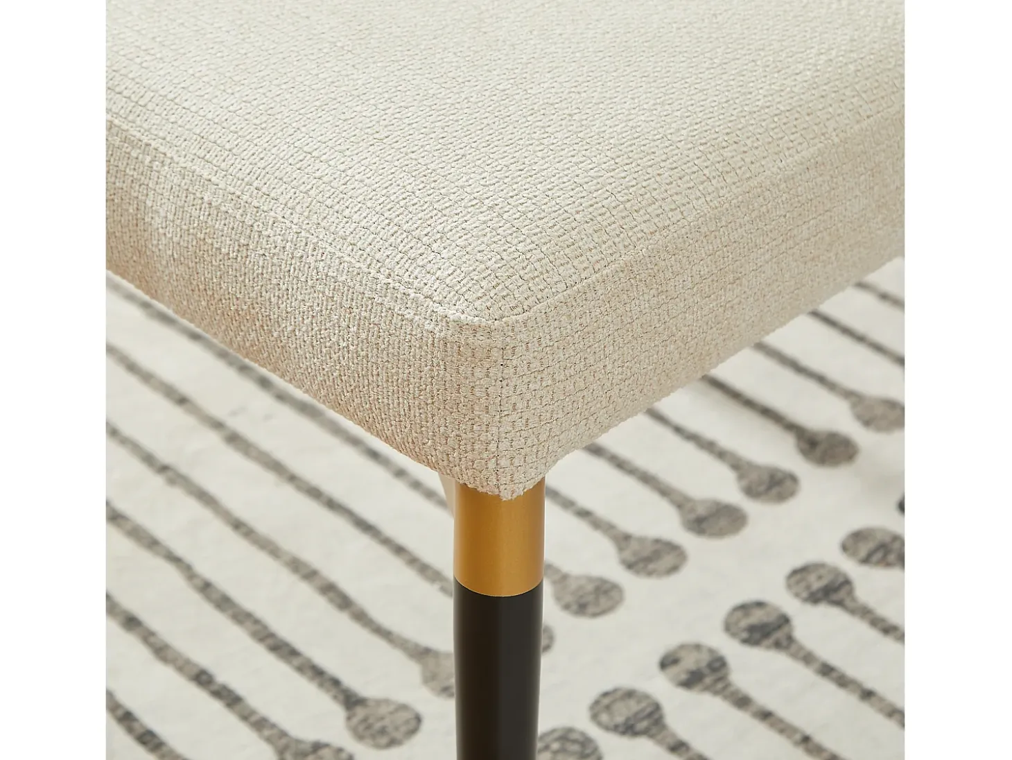 Juego de 2 sillas con patas de altura regulable - Tela beige - Estructura de metal