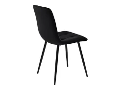 Juego de 4 sillas de terciopelo negro con patas de metal negro.