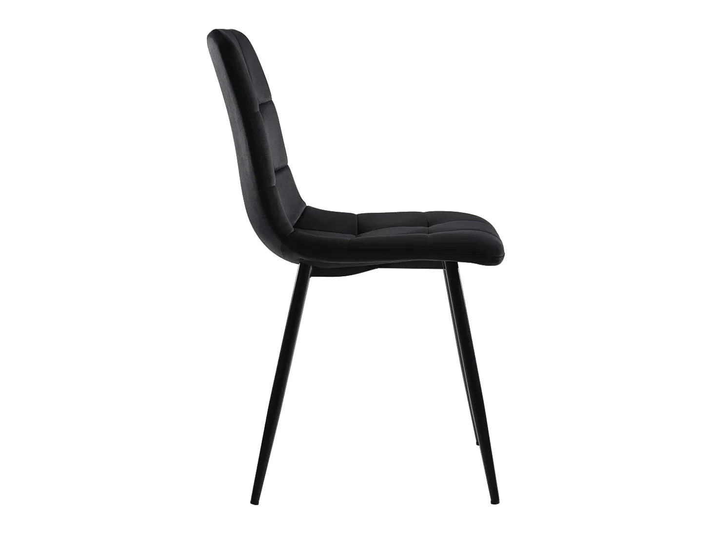 Juego de 4 sillas de terciopelo negro con patas de metal negro.