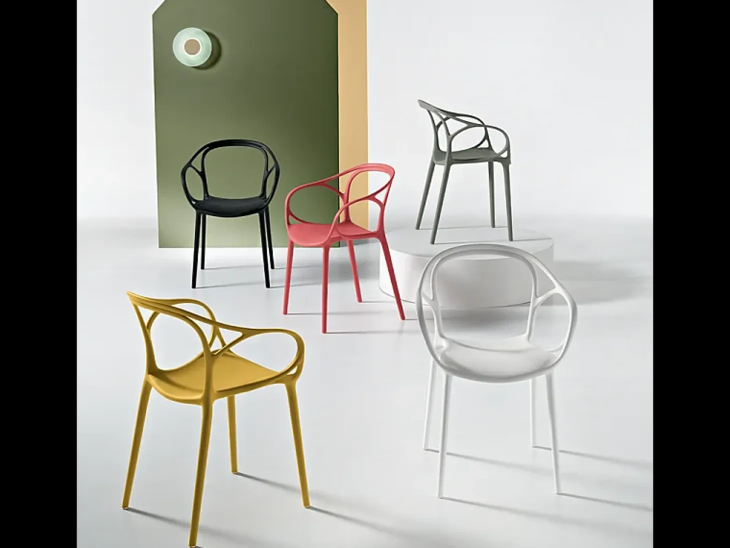 Juego de 2 sillas modernas "Mistral" para el comedor en polipropileno versátil cm 57x55 80h