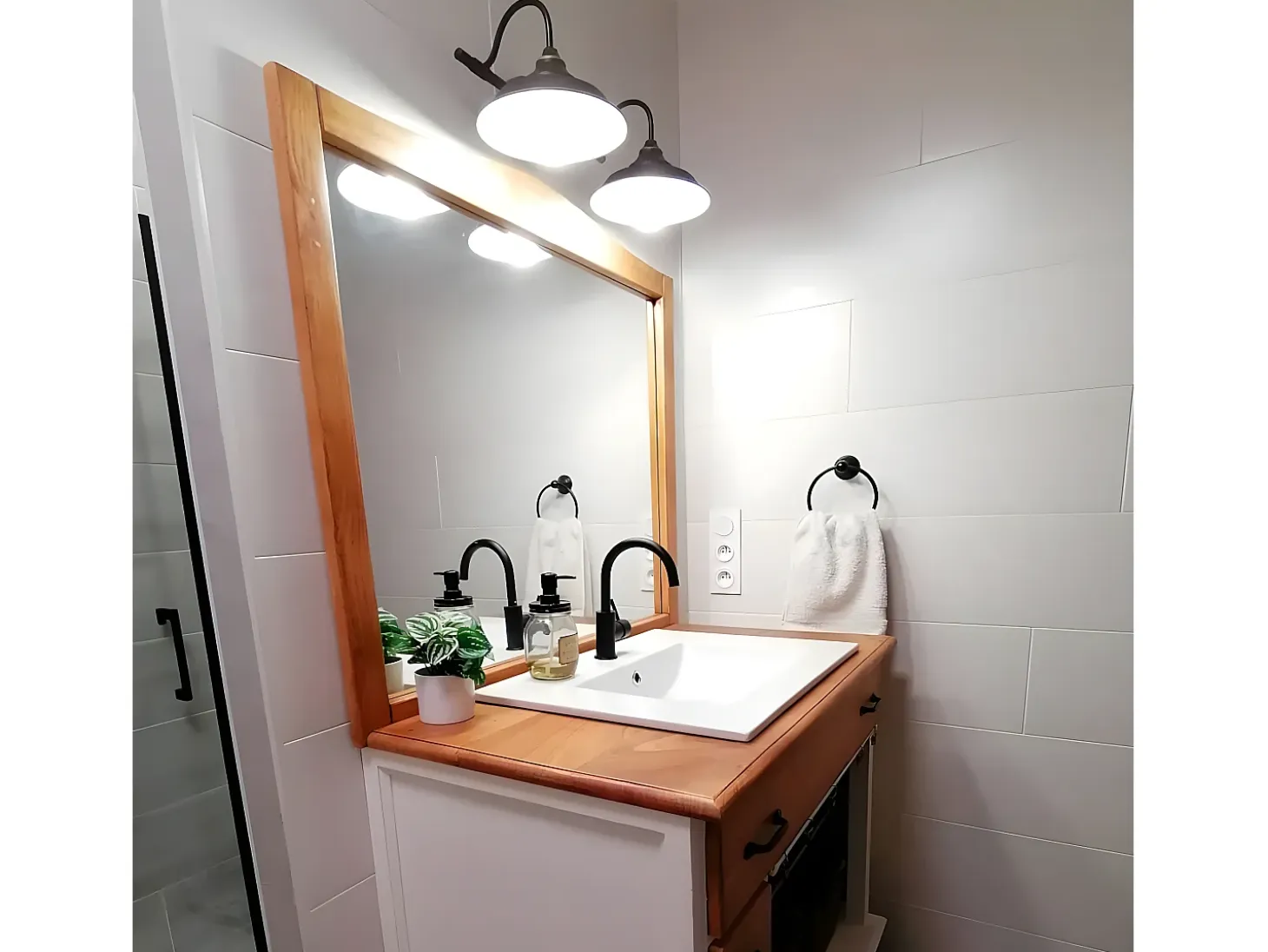 Kiwo mezclador para fregadero negro Essebagno