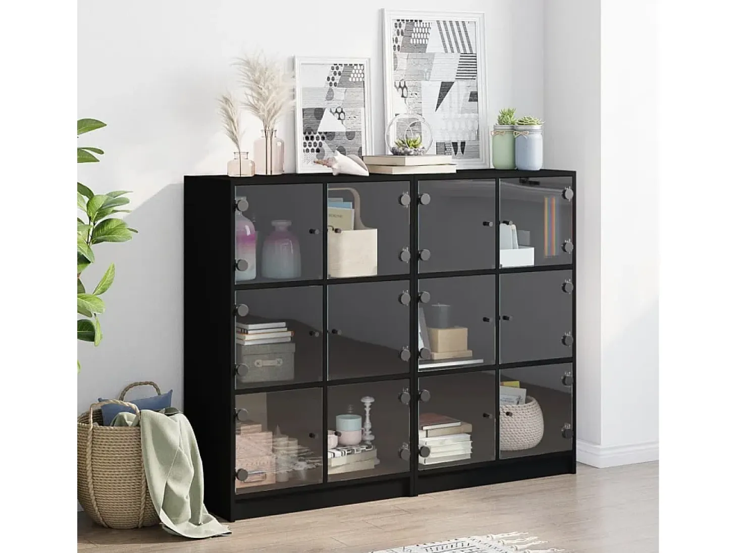 Librería con puertas negras 136x37x109 cm madera contrachapada