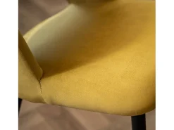 Lote de 2 sillas de terciopelo amarillo con patas de metal negro