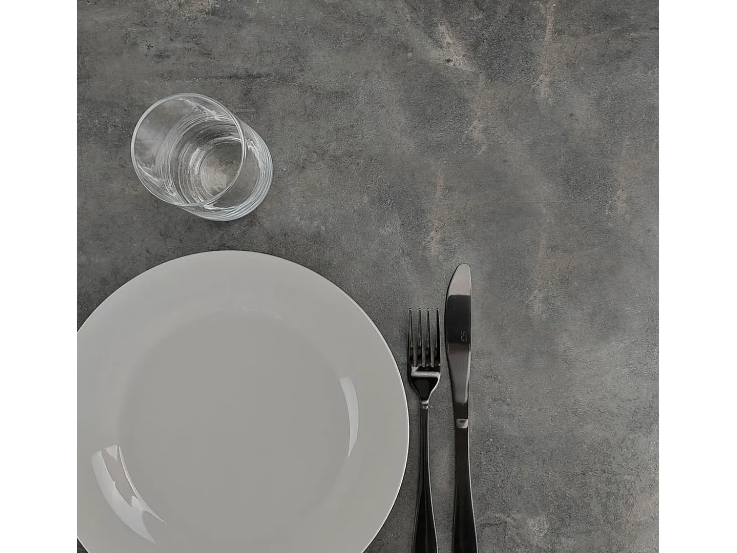 Mesa de bar 60 x 60 cm - Modelo redonda, piedra metalizada con cantos de latón