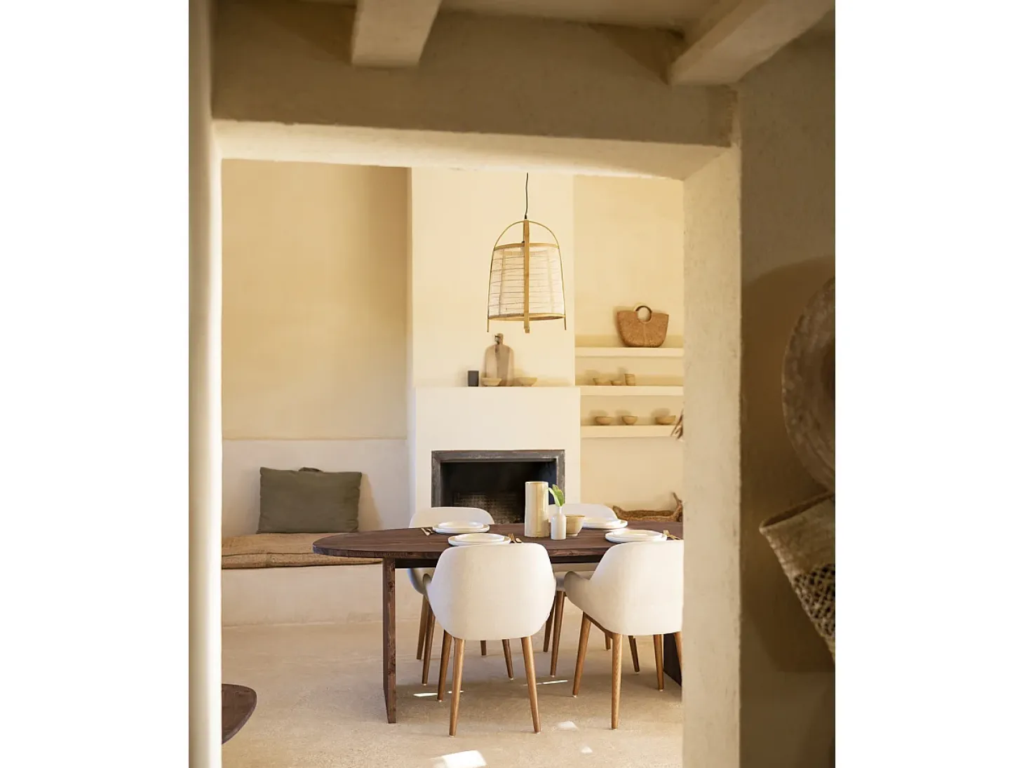 Mesa de comedor de forma orgánica de madera de abeto maciza Decowood en tono nogal de 210,9x75cm - MUR - DECOWOOD