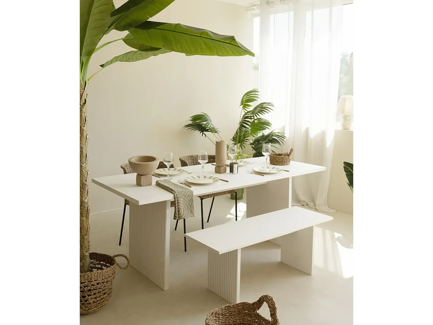 Mesa de comedor de madera de pino maciza rectangular con patas ranuradas Decowood de 180x80cm en tono blanco - BALI - DECOWOOD