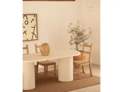 Mesa de comedor de madera de abeto maciza en microcemento ovalada y patas cilíndricas de 160x75cm en tono blanco roto - LUCÍA - DECOWOOD