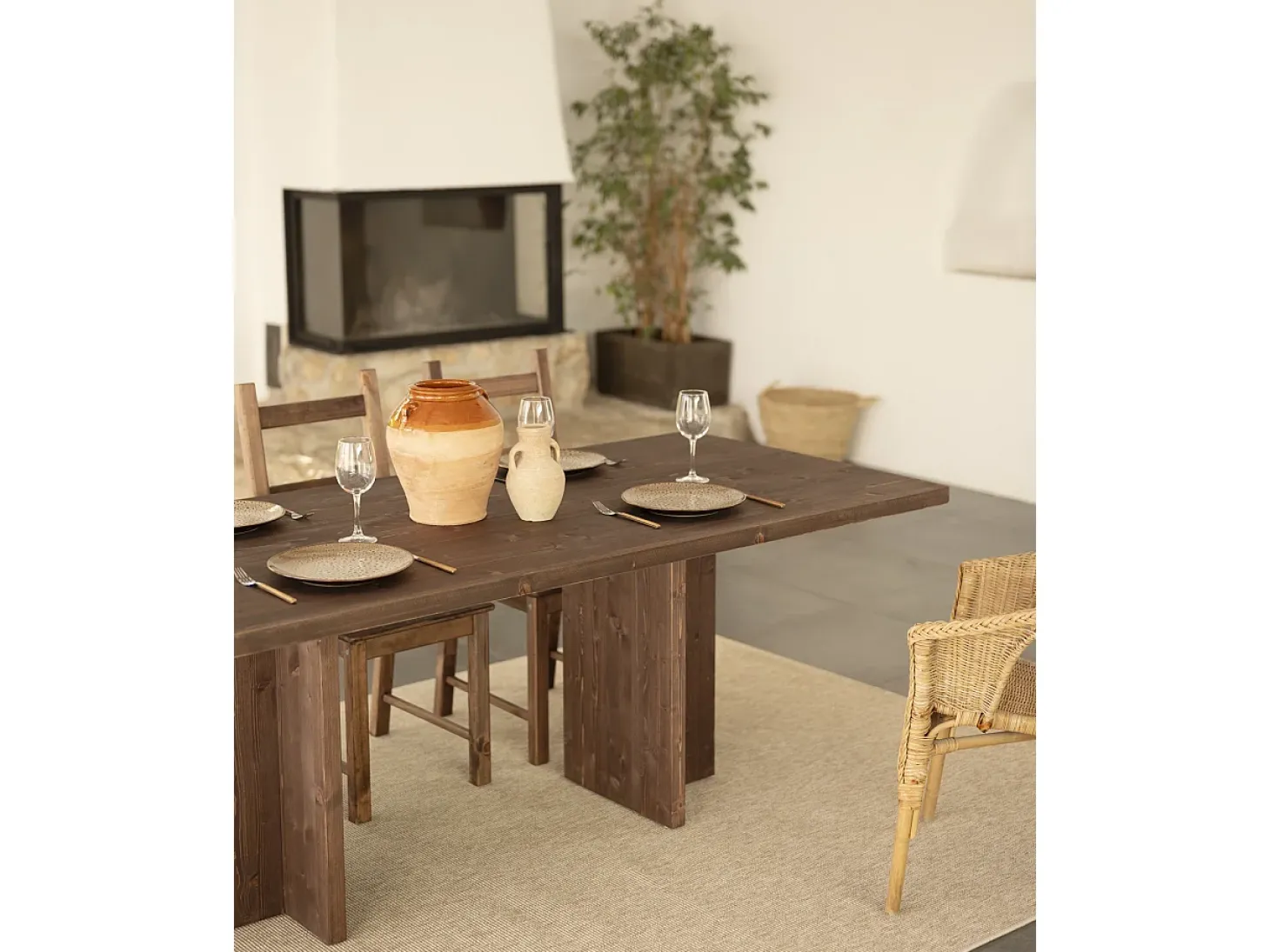Mesa de comedor de madera maciza en tono nogal 180x75cm - TENA - DECOWOOD