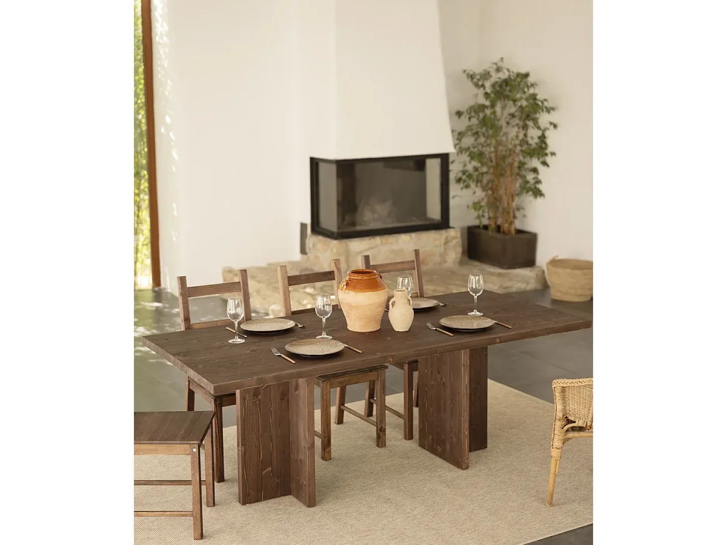 Mesa de comedor de madera maciza en tono nogal 180x75cm - TENA - DECOWOOD