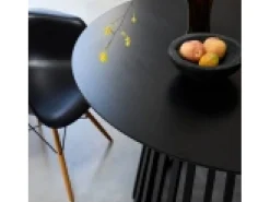 Mesa de comedor efecto madera de 4 plazas negro