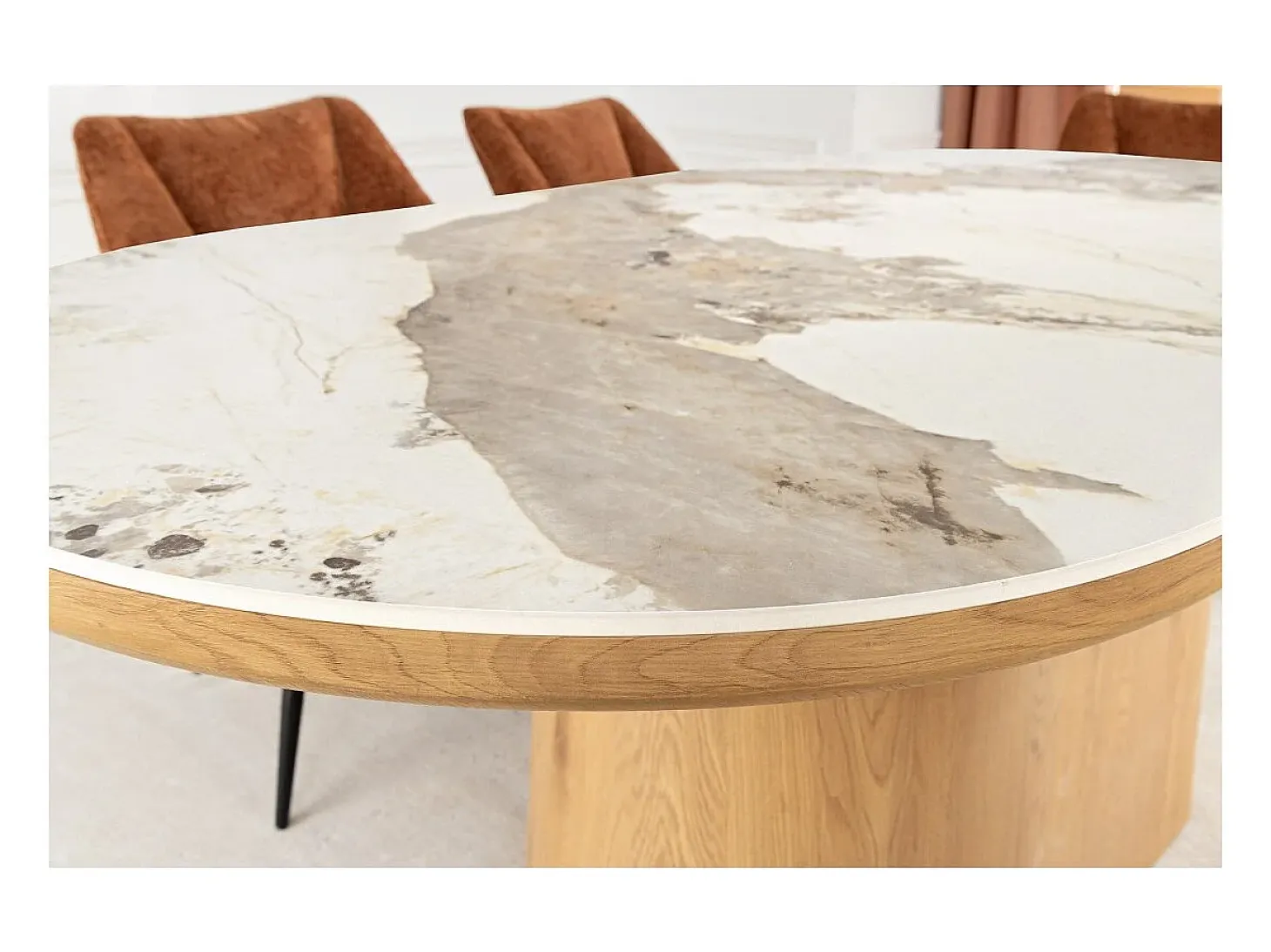 Mesa de comedor LUMEA – Ovalada 200 cm – Efecto mármol blanco – Pie ancho – Estilo contemporáneo