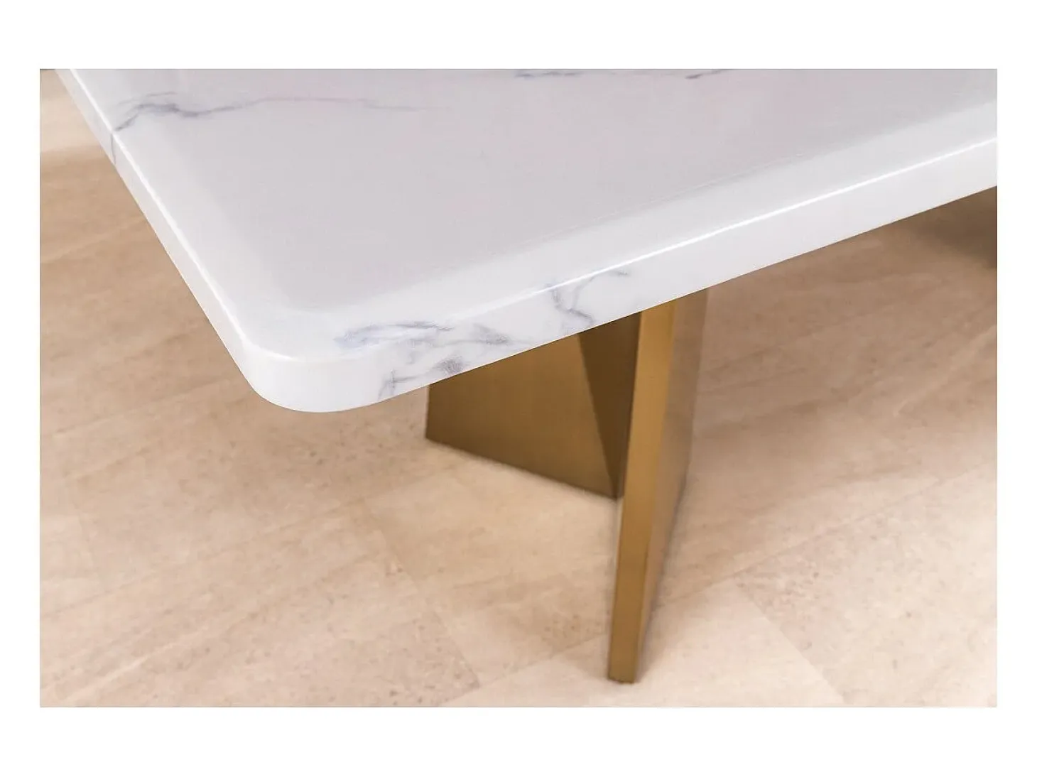 Mesa de comedor OREA - Rectangular - Mármol blanco y dorado - Patas de metal - Estilo chic y moderno