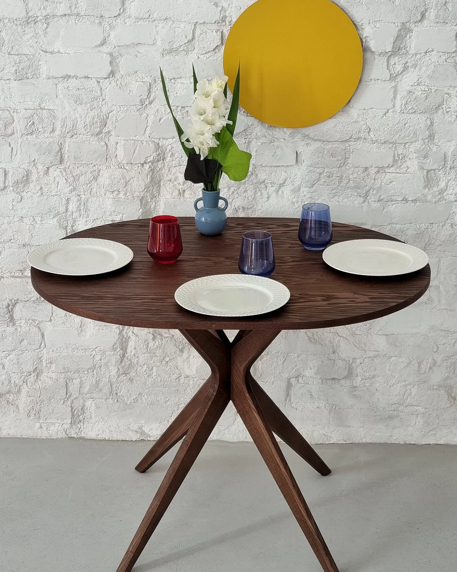 Mesa de comedor ovalada 75x100cm Jubi fresno teñido negro