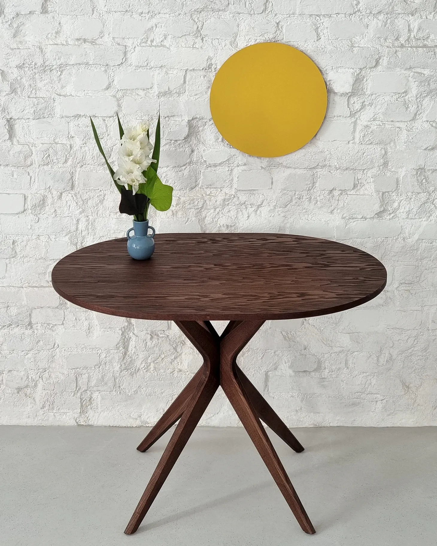Mesa de comedor ovalada 75x100cm Jubi fresno teñido negro
