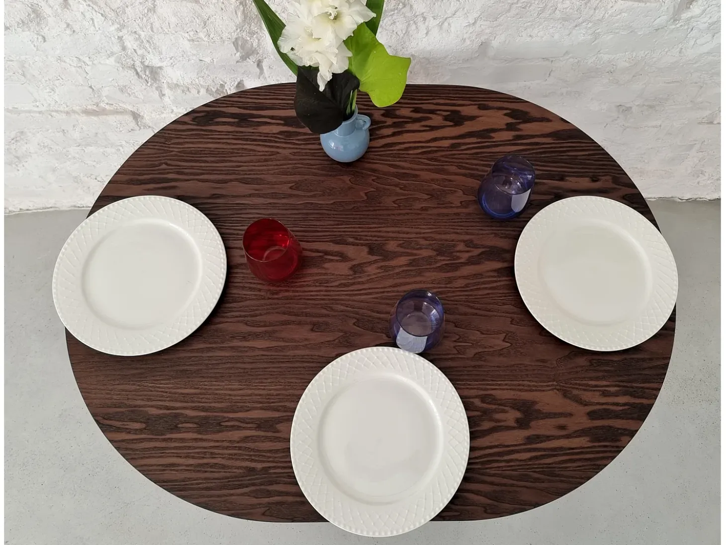 Mesa de comedor ovalada 75x100cm Jubi fresno teñido negro