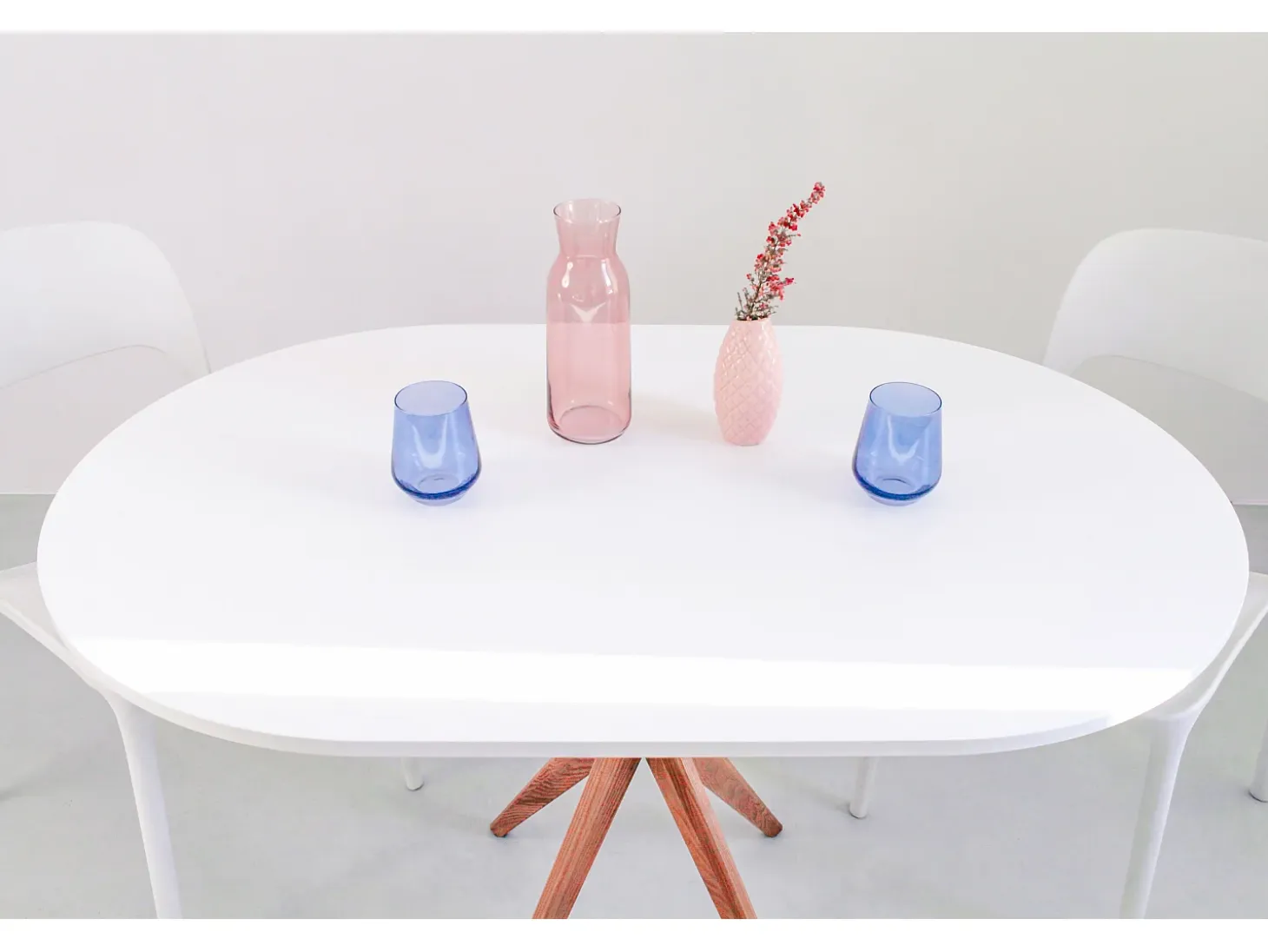 Mesa de comedor ovalada 75x100cm Jubi Blanca