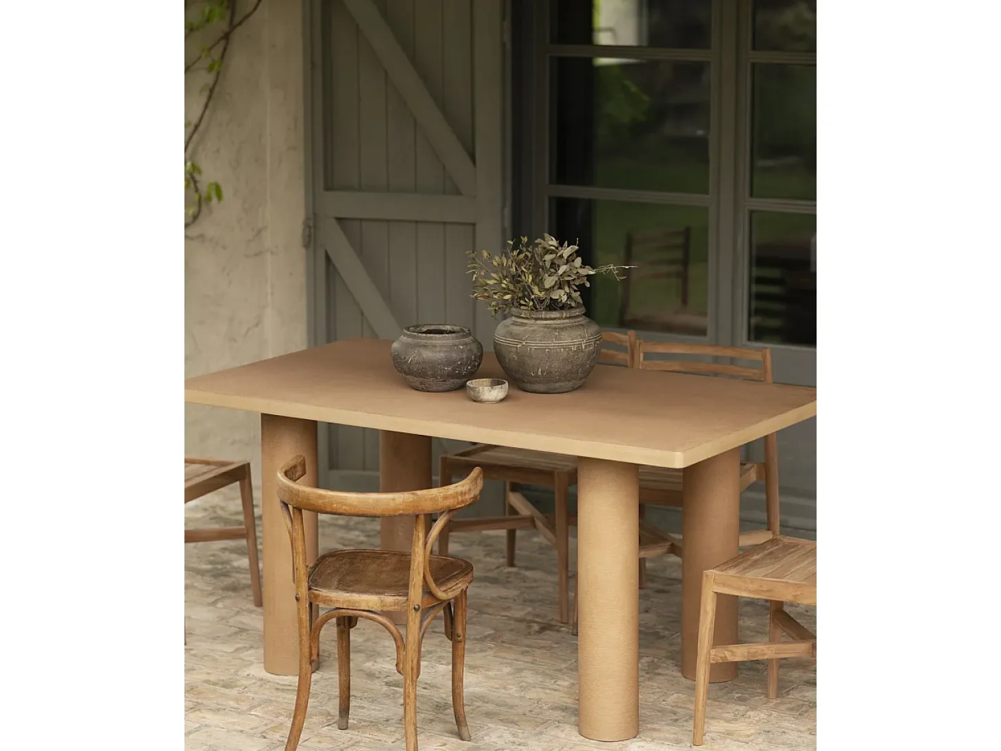 Mesa de comedor rectangular de microcemento en tono terracota DECOWOOD de 200x75cm - LUCÍA - DECOWOOD