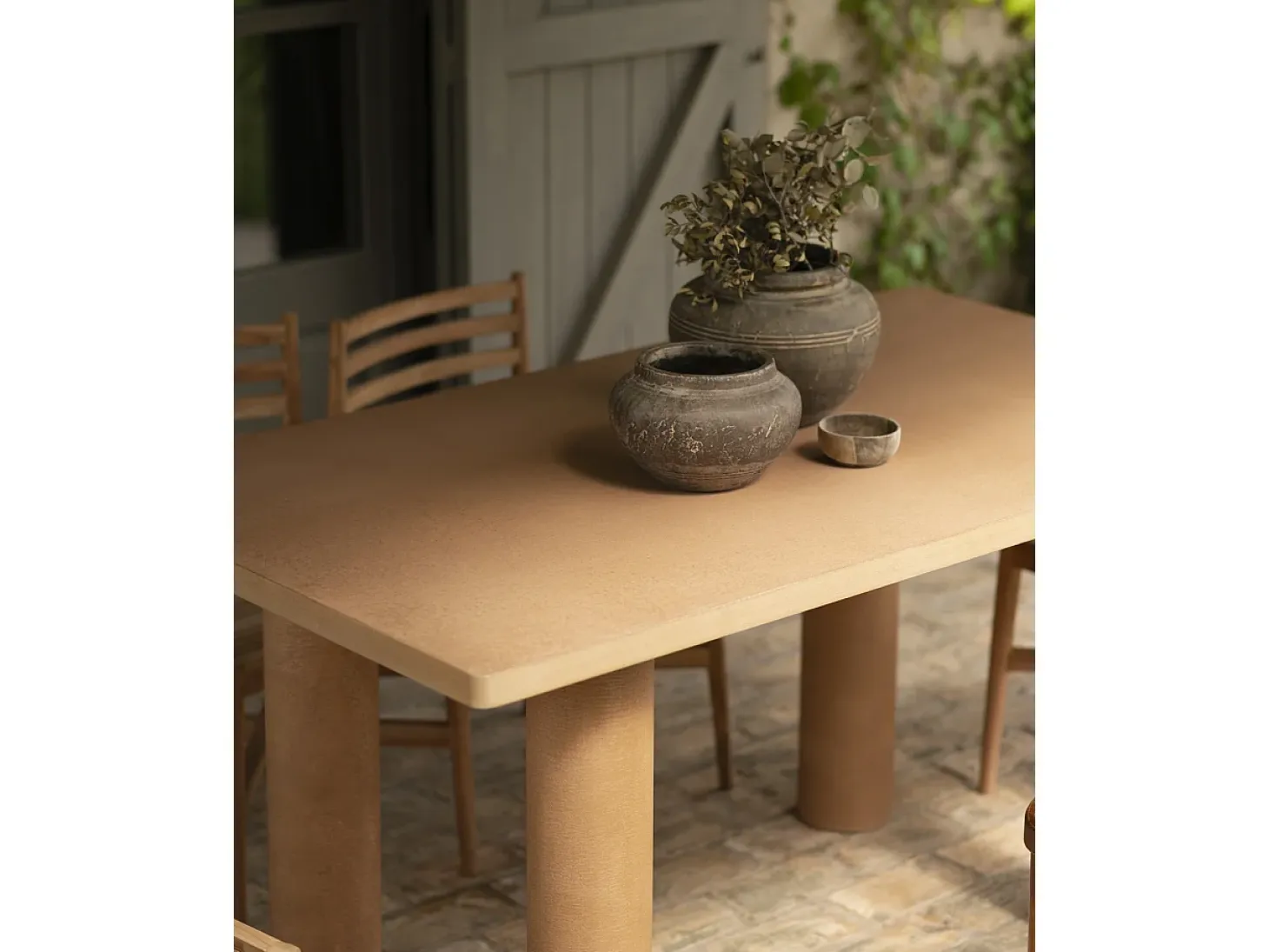 Mesa de comedor rectangular de microcemento en tono terracota DECOWOOD de 200x75cm - LUCÍA - DECOWOOD