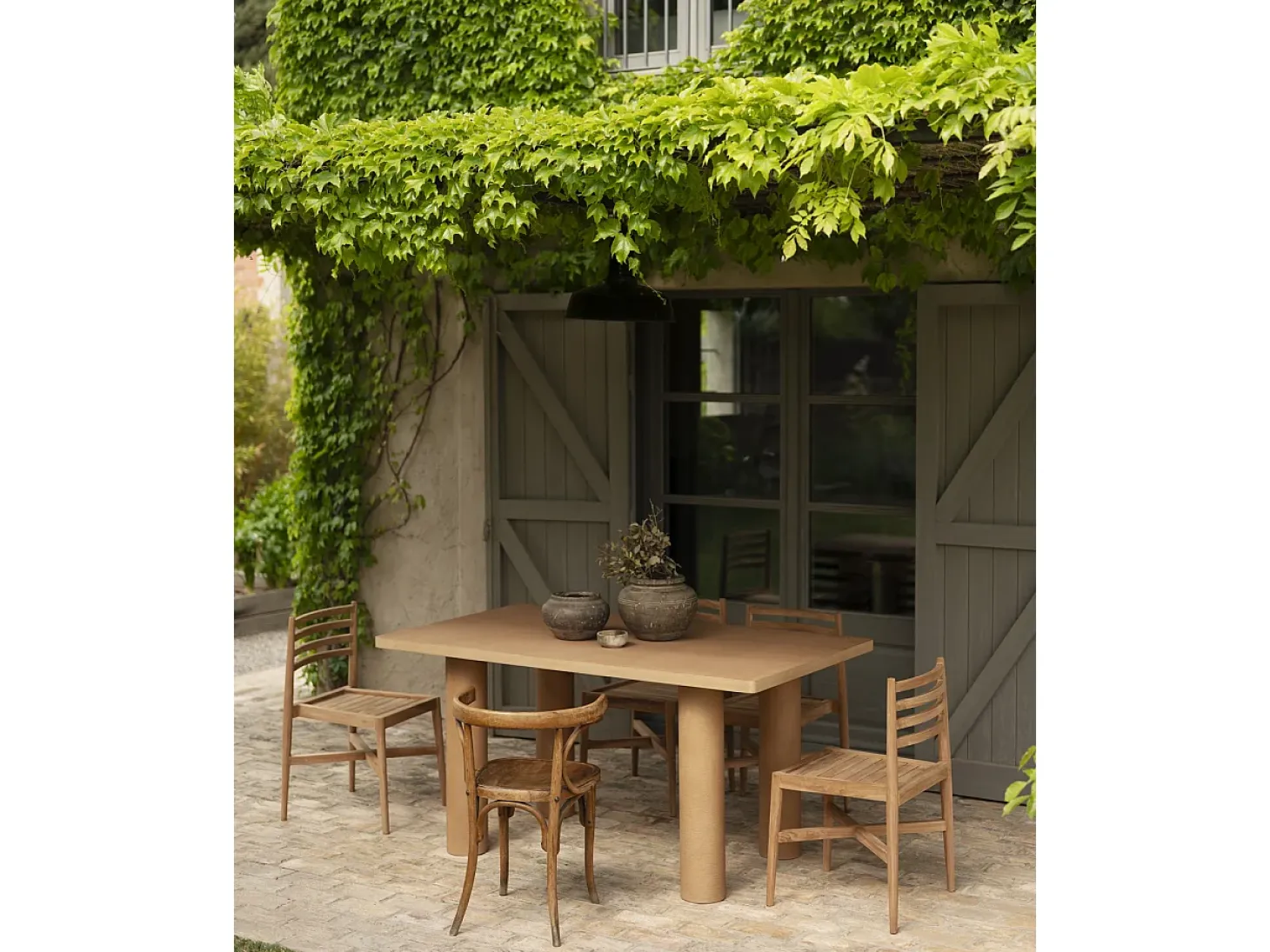 Mesa de comedor rectangular de microcemento en tono terracota DECOWOOD de 160x75cm - LUCÍA - DECOWOOD