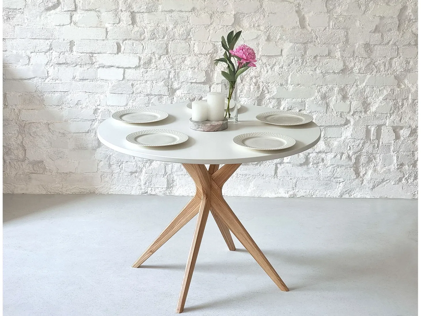 Mesa de comedor redonda 110cm Jubi Bold Blanco Tiza
