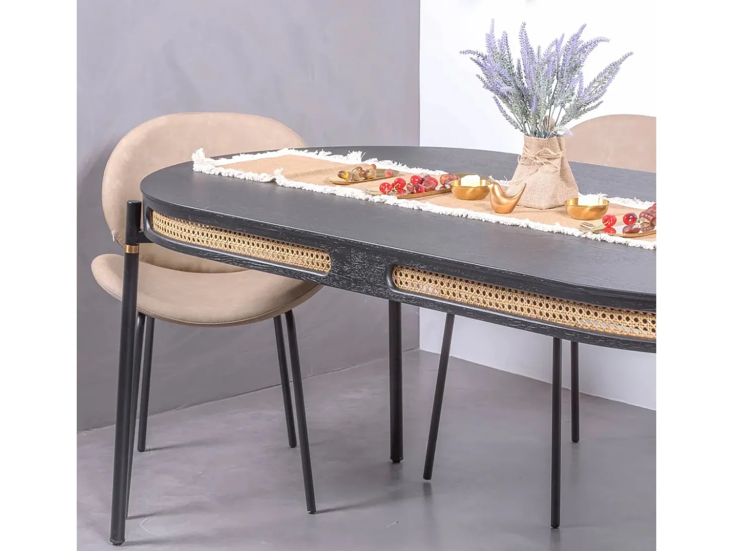 Mesa de comedor retro con detalles en ratán natural (180x90) - North - Negro