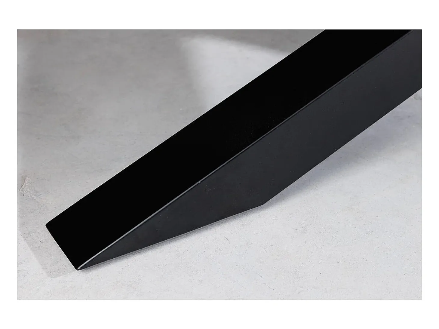 Mesa de comedor SOLARA – Madera de pino reciclado barnizado y metal negro – 240 cm – Estilo industrial