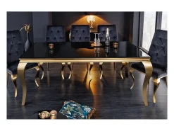 Mesa de comedor VELENA 180 cm – Tablero de vidrio negro y estructura de acero dorado – Elegancia barroca y diseño moderno