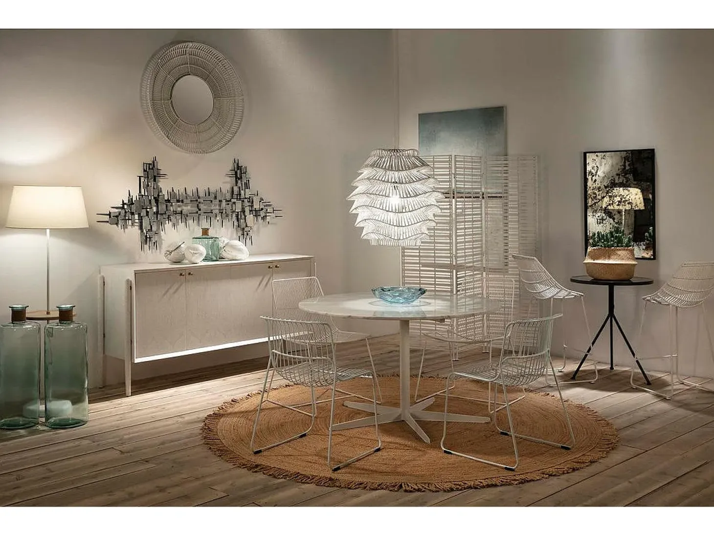 Mesa redonda de mármol de diseño con base de metal blanco D 125 cm