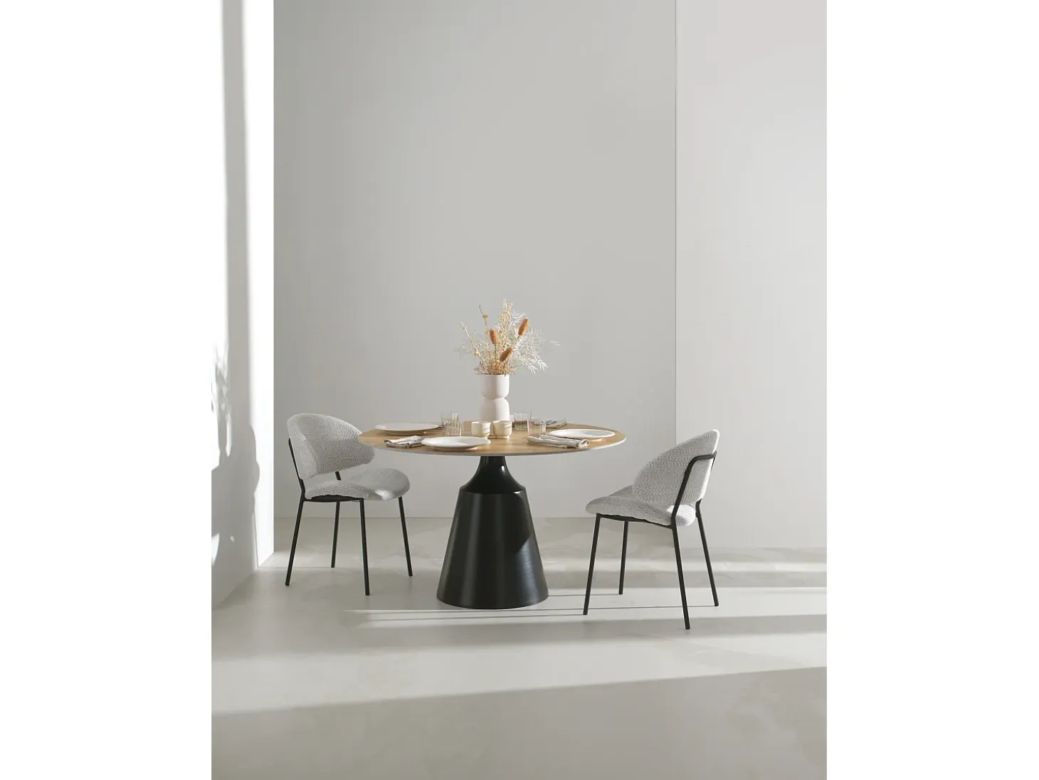 Pack de 4 sillas tapizadas en chenilla color gris claro