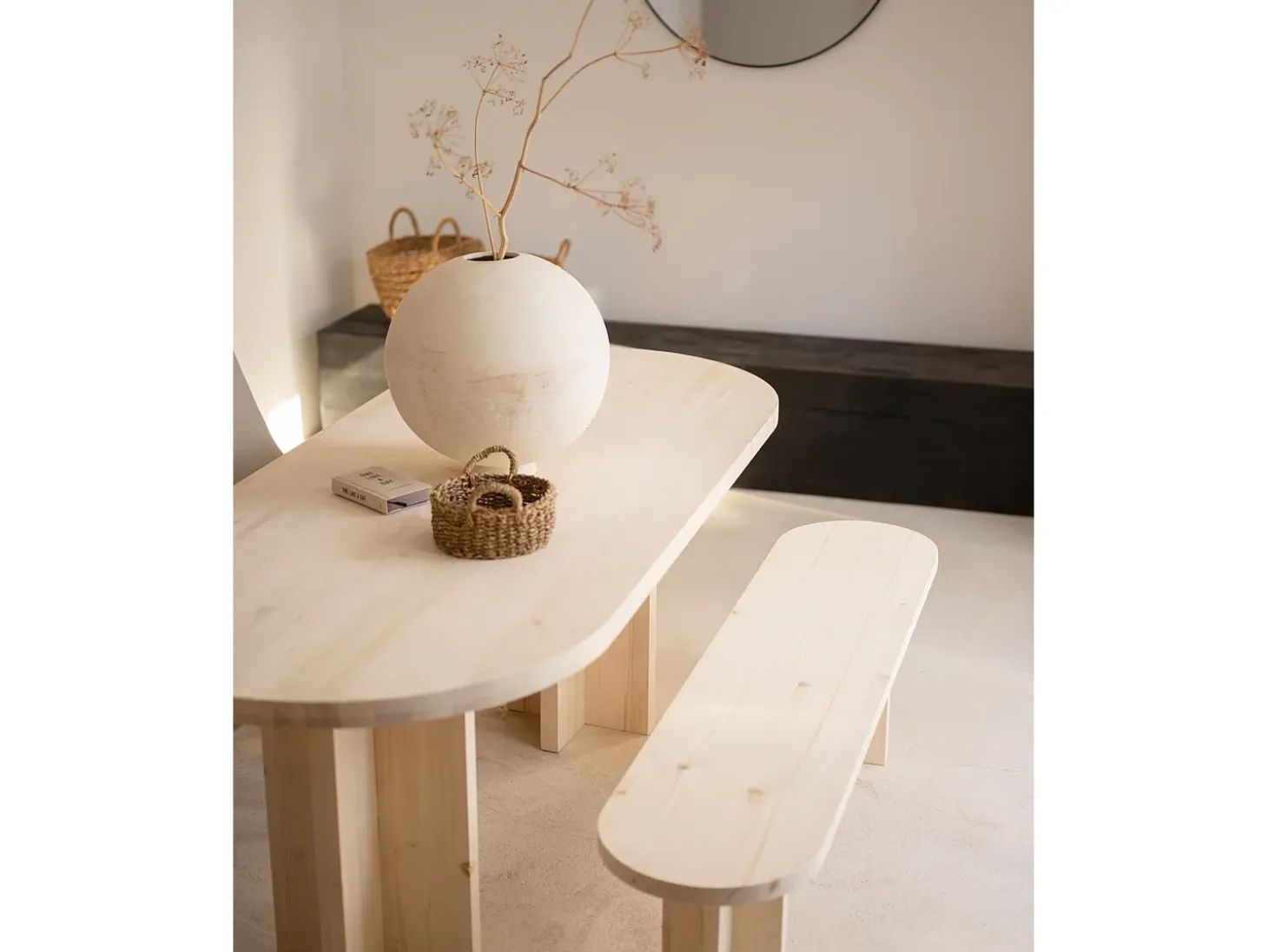 Pack de mesa de comedor de 200x85cm y banco de 160x45cm de madera maciza de abeto Decowood en tono natural - TOKYO - DECOWOOD