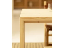Pack mesa de comedor de 120x75cm y 4 taburetes de 50x45cm rectangulares de madera de abeto maciza Decowood en tono natural - TELVA - DECOWOOD
