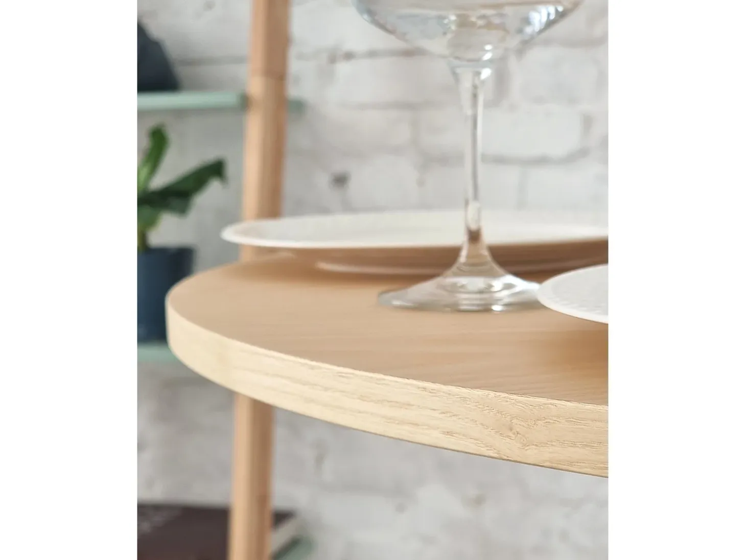 Pequena mesa de comedor redonda de 80 cm Jubi madera de fresno