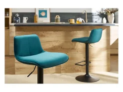 Set de 2 taburetes de cocina ajustables 360º de terciopelo azul petróleo y metal negro BOOST