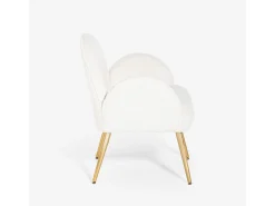 Silla butaca de tela de bouclé blanca y metal dorado para el salón Vivi