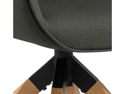 Silla de comedor Aura patas de roble con reposabrazos y retorno en color gris oscuro.