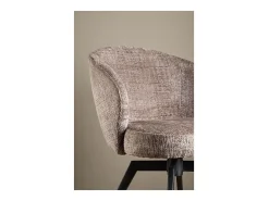Silla de comedor Darlene con reposabrazos chenilla marrón.