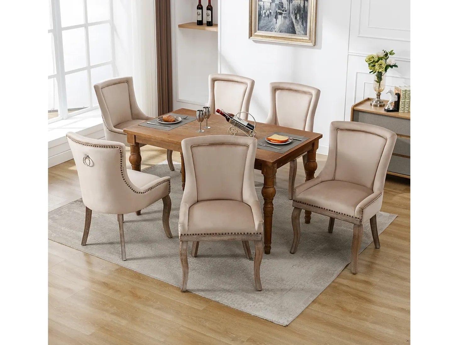Silla de comedor de terciopelo beige con patas de madera maciza, diseño elegante con clavos decorativos (55x61x91 cm)