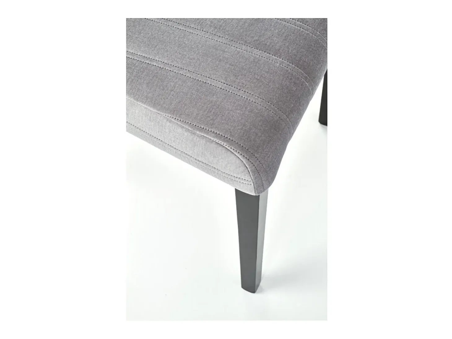 Silla de comedor de terciopelo gris con patas de madera maciza de haya pintada de negro HAYA