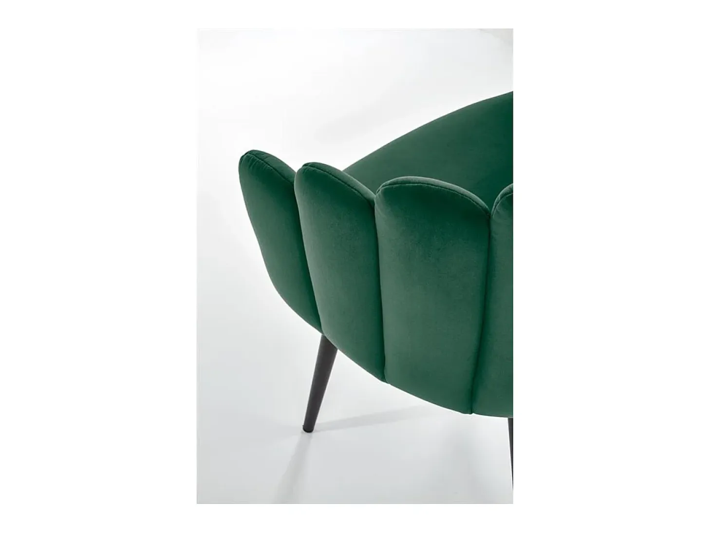 Silla de concha de terciopelo verde Amboise