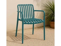 Silla de exterior Iside en plástico verde petróleo con confort premium y reposabrazos